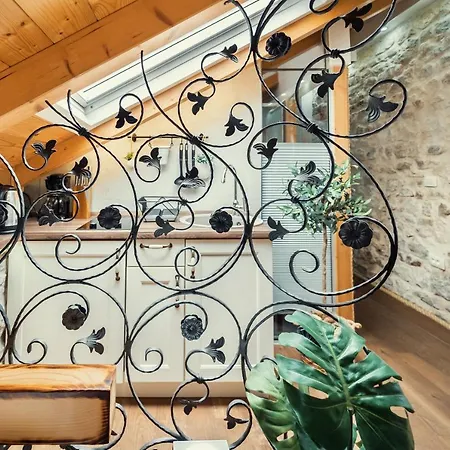 Apartman Gorgeous Historic *
