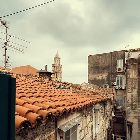 Gorgeous Historic Apartman Split