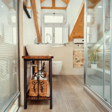 Gorgeous Historic Apartment