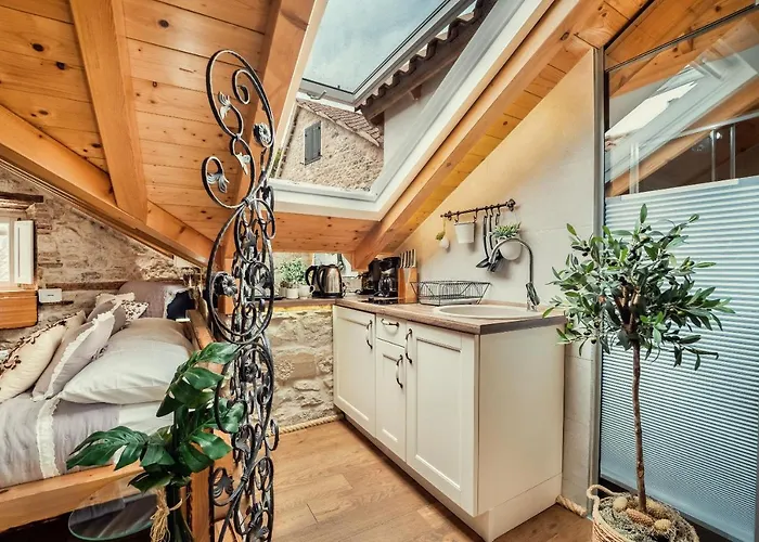 Apartment Gorgeous Historic Split