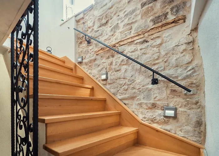 Gorgeous Historic Apartment *