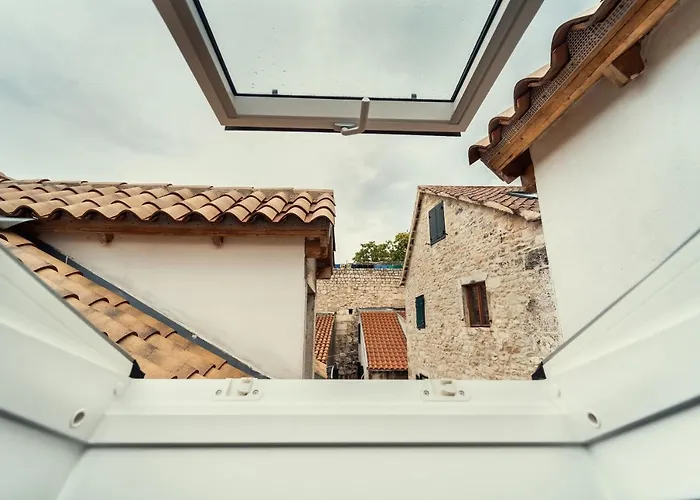 Gorgeous Historic Apartment *
