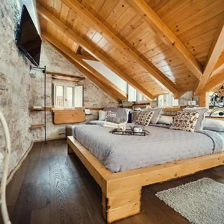Gorgeous Historic Apartman Split